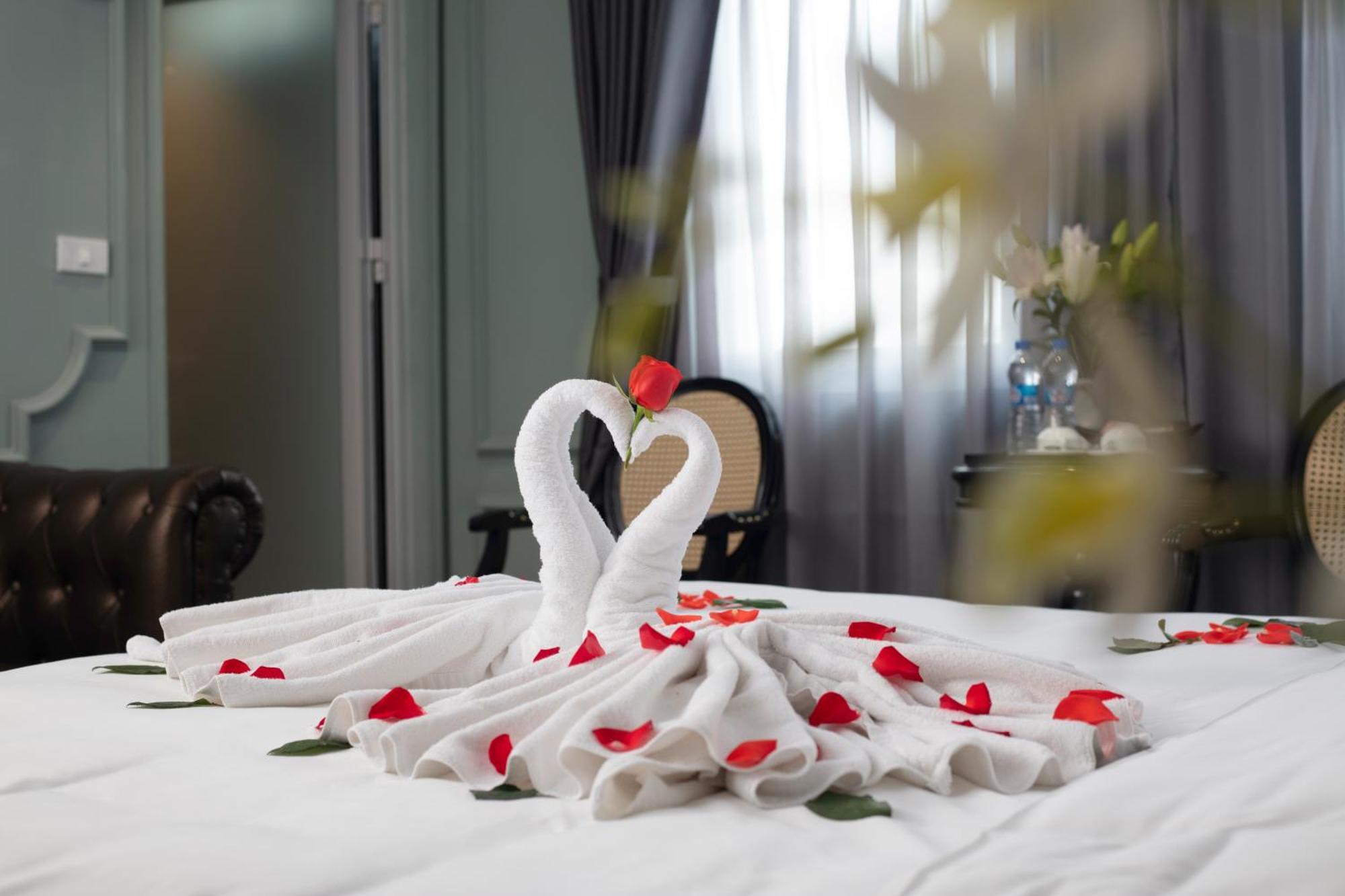 Madelise Grand Hotel Ханой Екстериор снимка